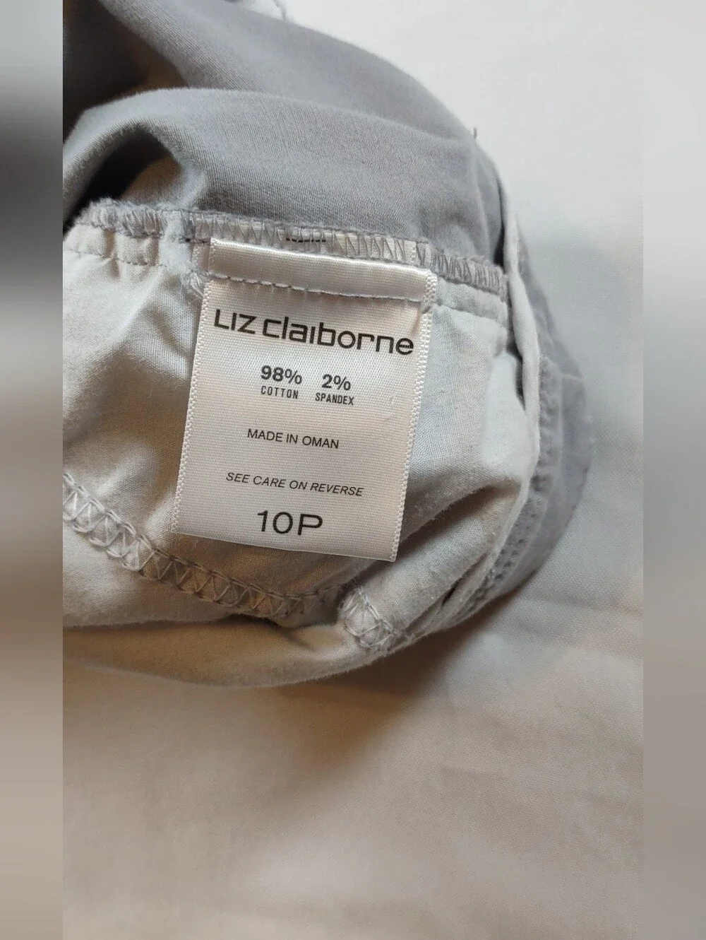 Liz Claiborne‎ Petite Classic Size 10P Gray Flat Front Shorts 9